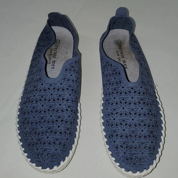 Bernie Mev. Cut Out Slip-On Blue Suede Leather Shoes Womens Size 40 - Picture 8 of 11